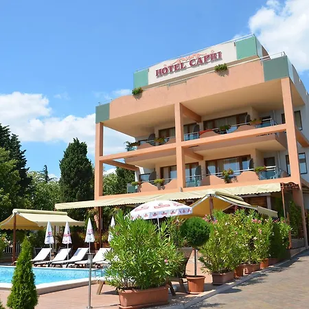 Отель Capri