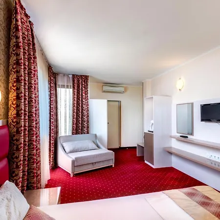 Ξενοδοχείο Capri Νεσέμπαρ