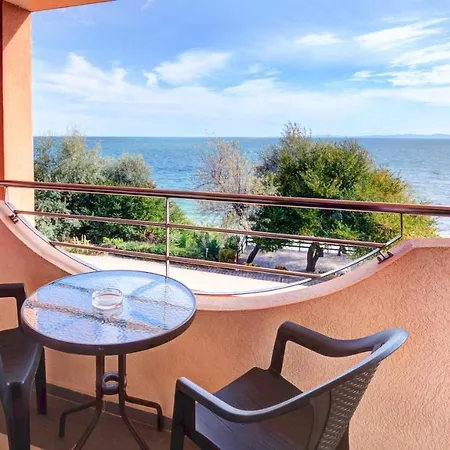 Capri Szálloda 3*